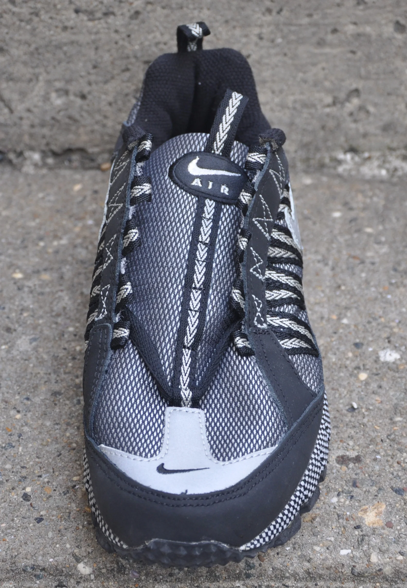 関税込★NIKE★Air Humara Black and llic Silver★23-30cm Amazon.com | Nike Air Humara Qs Mens Shoes Size- 12 Black